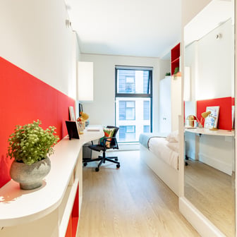 Deluxe En Suite - Image 1